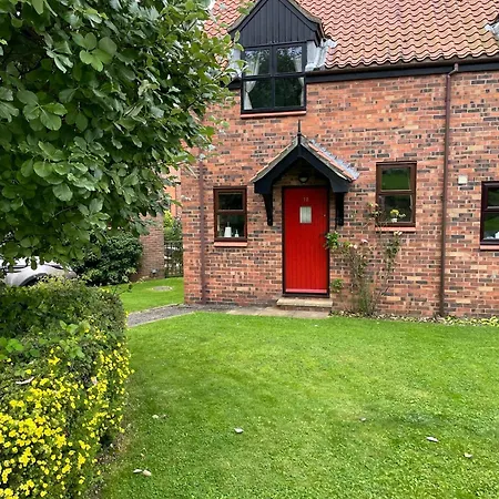 Runaway Cottage, * Whitby